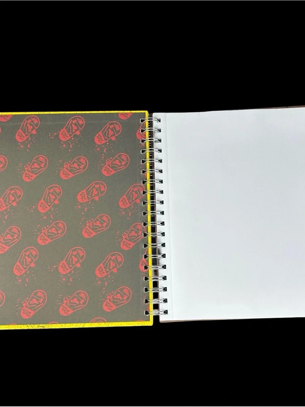 Chucky Sketchbook Set With 5 Color Pencils Horror Halloween Spiral Bound New